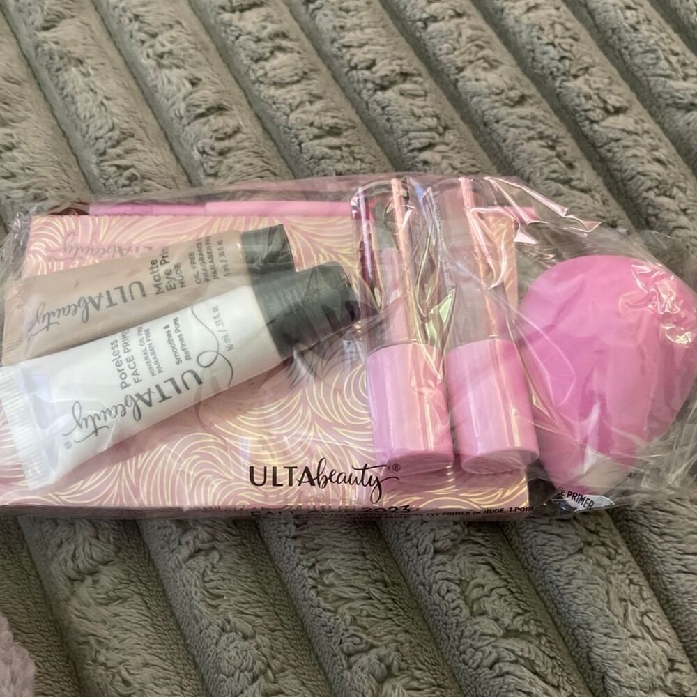 Ulta Beauty 8-Piece Makeup Collection - Lilac Bag - Picture 3 of 6